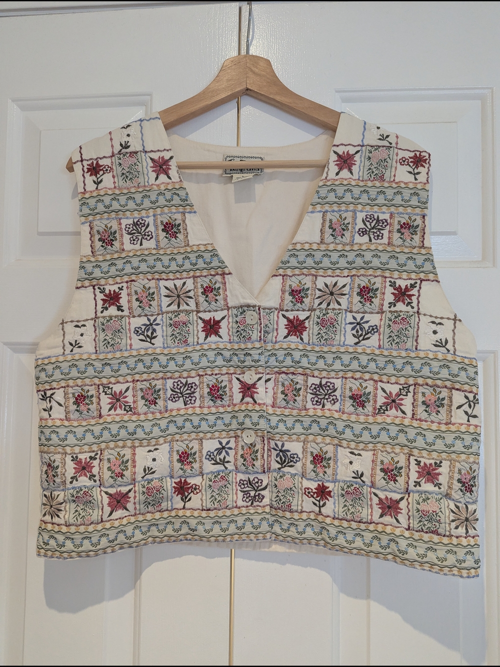 Vintage Tantrums Women Floral Embroidered Cotton Vest Cottagecore Boho Fairycore